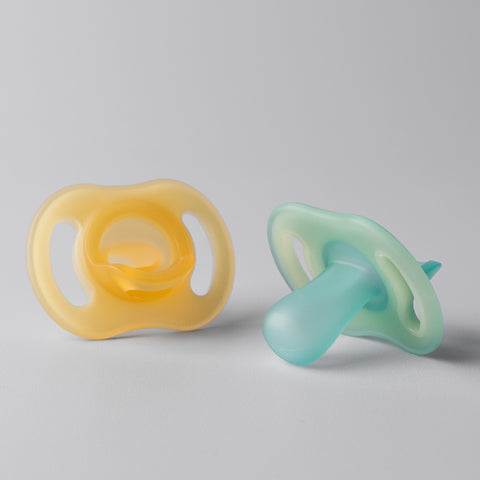 6-18個月夜光Ultra Light 超輕矽膠安撫奶嘴 (2個裝)