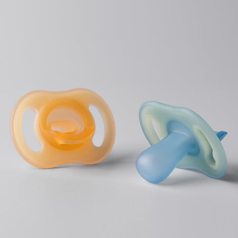 6-18個月夜光Ultra Light 超輕矽膠安撫奶嘴 (2個裝)