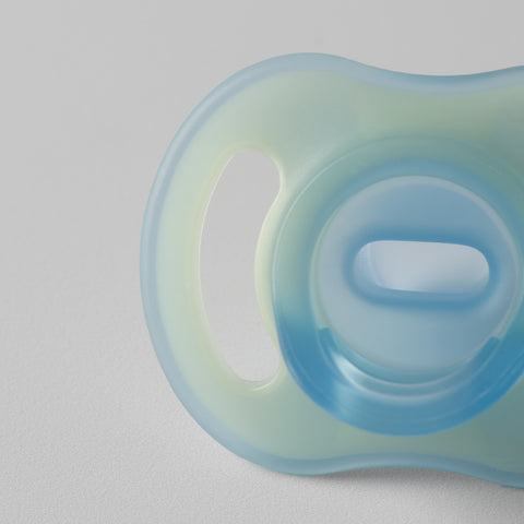 6-18個月夜光Ultra Light 超輕矽膠安撫奶嘴 (2個裝)
